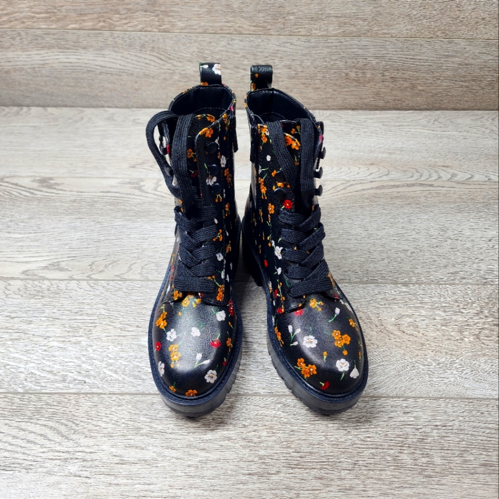 NWOT Guess floral lace up combat boots